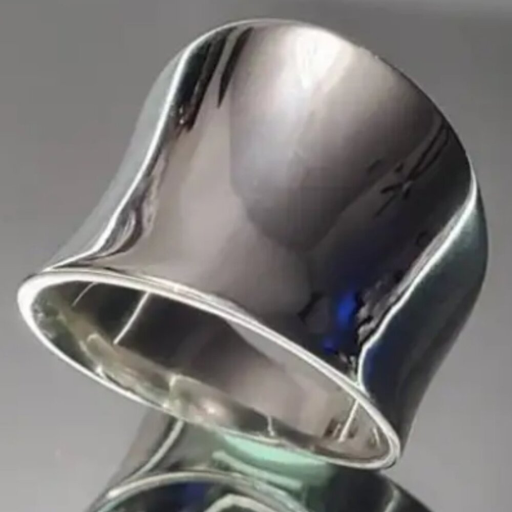Vintage Boho Style Smooth Concave Wide Cigar Unisex Band Statement Ring - Picture 1 of 4